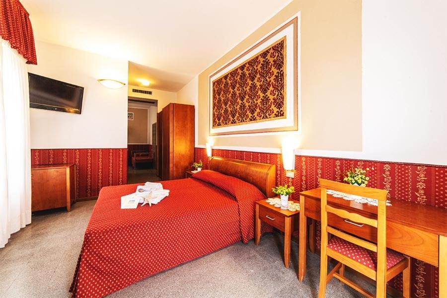 Hotel Napoleon Cattolica Luaran gambar
