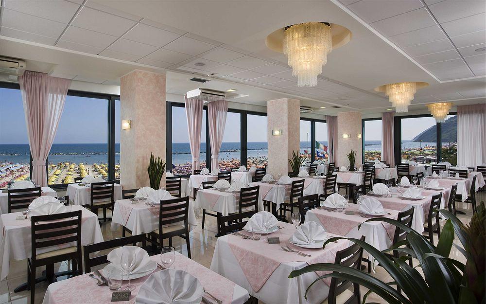 Hotel Napoleon Cattolica Luaran gambar