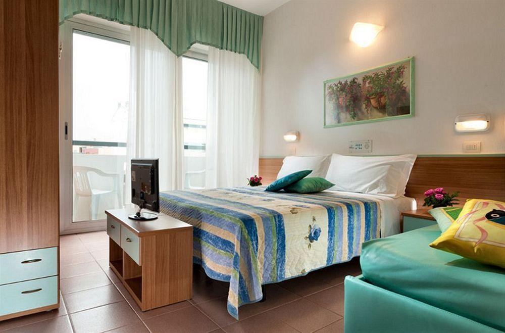 Hotel Napoleon Cattolica Luaran gambar
