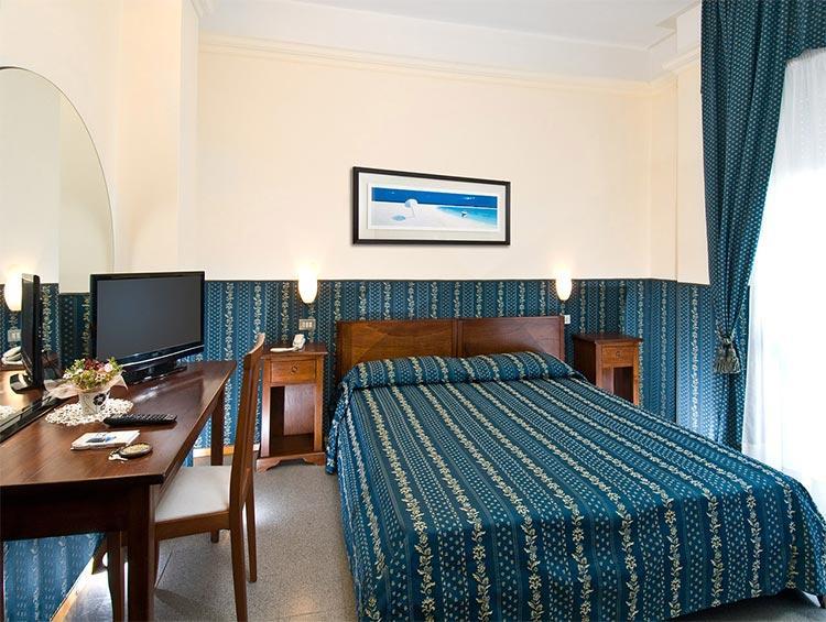 Hotel Napoleon Cattolica Luaran gambar